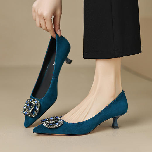 【预售5天】气质水钻真皮羊翻皮单鞋女尖头中跟细跟金属扣浅口低帮磨砂皮YS&0167-0 商品图2