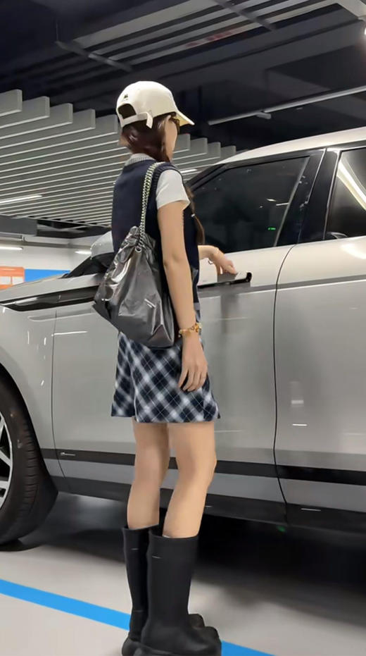 巴黎世家 23春款 crush 灰银 小号 垃圾袋 商品图1