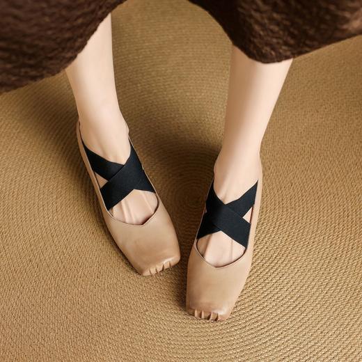 OLDK1713 2025年新款马皮猪鼻子时尚芭蕾舞鞋女中粗跟单鞋紫色玛丽珍小皮鞋 商品图2