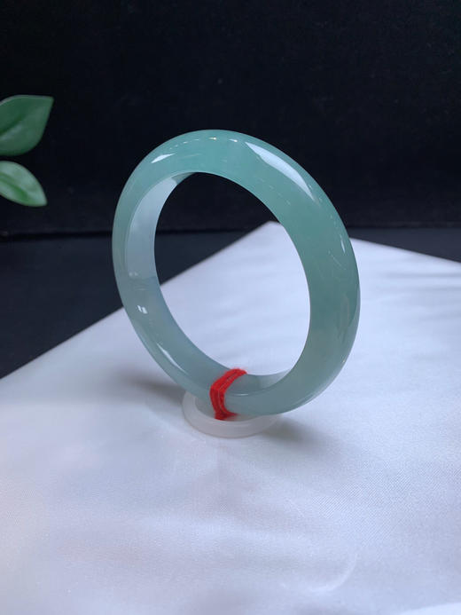 620656，54冰晴底正圈手镯，整体冰冰的。秀气干净，底子均匀 商品图3