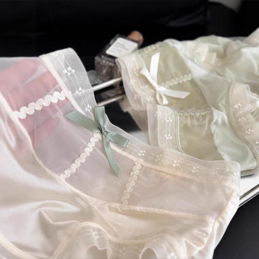 法式【秒杀！拍1发3！】轻奢法式缎面千金内裤✨甜美蝴蝶结点缀，亲肤透气不闷热🌸舒适又好看，少女感拉满！ 商品图3