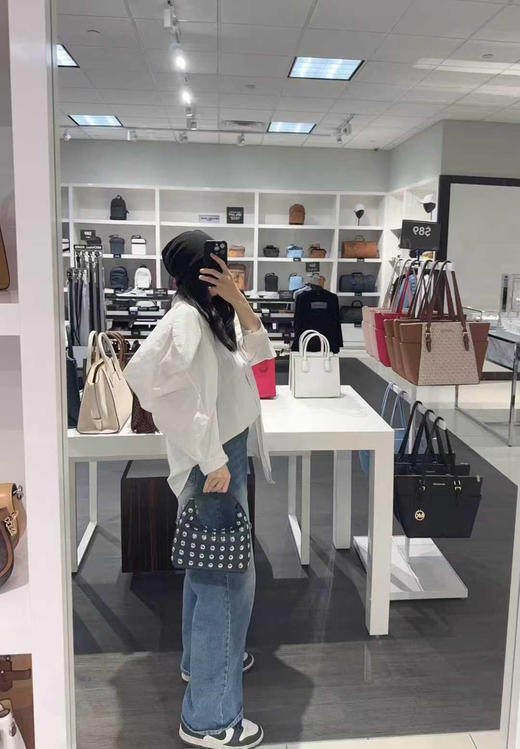 💰960🇺🇸包邮✈️ MK EMBER饭盒包，设计简约，型号适中，一体式成型手柄，轻便好装 商品图5