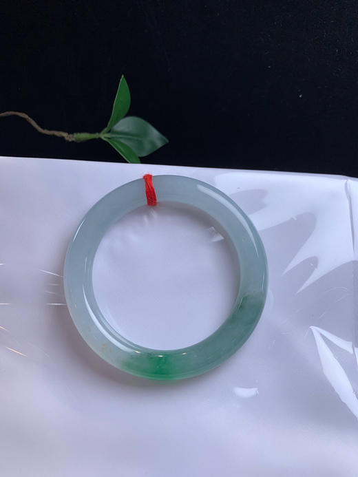 620655，55.3冰飘绿圆条，整体冰冰的，一截绿，条形很好，均匀干净 商品图4