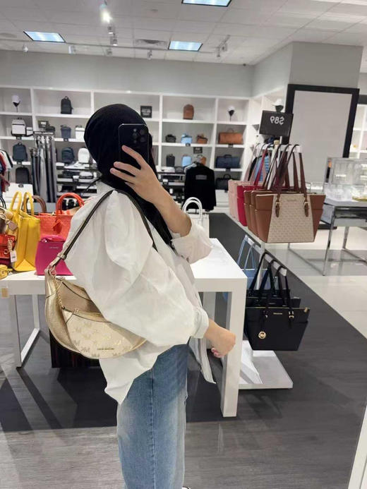 💰899🇺🇸包邮✈️MK Hollis月牙包💢肩带可以调节 🉑手提🉑腋下背🉑斜挎‼️一包多用🔥还带个小包～太划算了‼️⚠️小包不能拆卸 商品图9