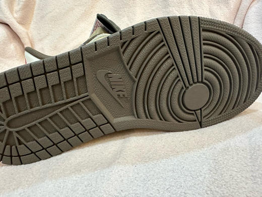 AJ1低帮篮球鞋   自己备注号码颜色 商品图12