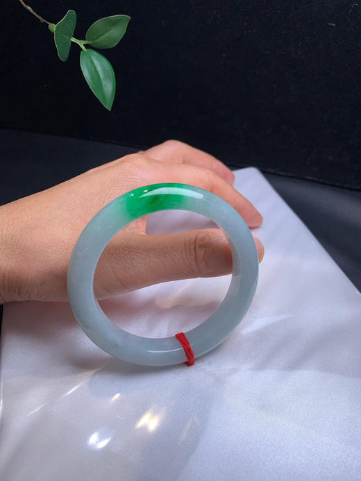620649，56.辣绿色手镯，清新白底，飘一截辣绿色，清新有特色 商品图5