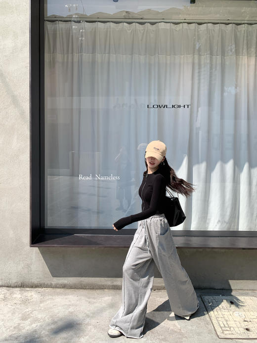 Read Nameless/黑色瘦瘦拉链上衣 2025/8/4 商品图10