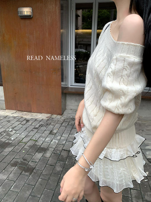 Read Nameless/很嗲的牛奶露肩毛衣+白色肌理波浪边蛋糕裙裤 2025/8/4 商品图6
