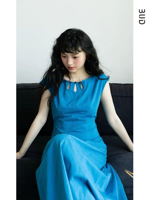 复古孔雀蓝圆领镂空短袖连衣裙女夏季新款高级感简约气质收腰长裙 商品图1