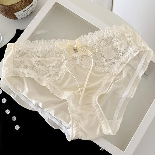 【惊爆价！抢3条！】甜美风纯欲蕾丝边女士内裤，纯棉裆抑菌 +缎面性感设计蕾丝边，舒适又撩人 商品图5