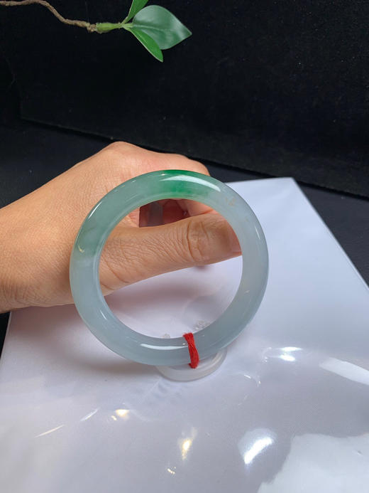 620655，55.3冰飘绿圆条，整体冰冰的，一截绿，条形很好，均匀干净 商品图5