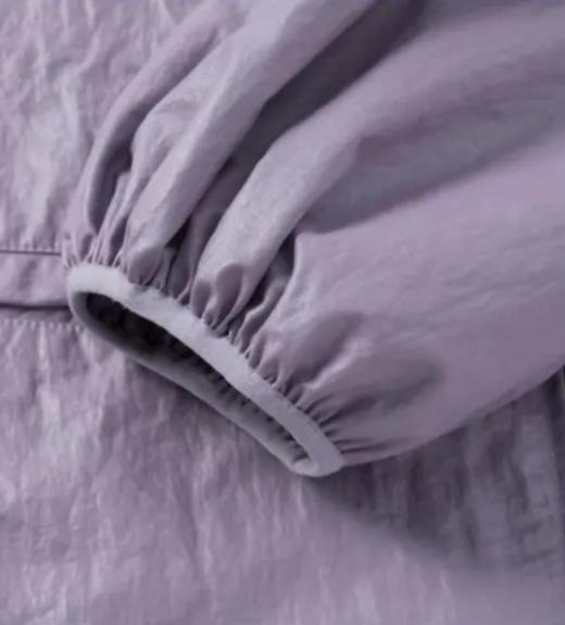 【春上新】【秋季新品】8楼 琳麦罗 LYNN&MILO 紫色微皱油蜡皮感插肩袖短款夹克 商品图5