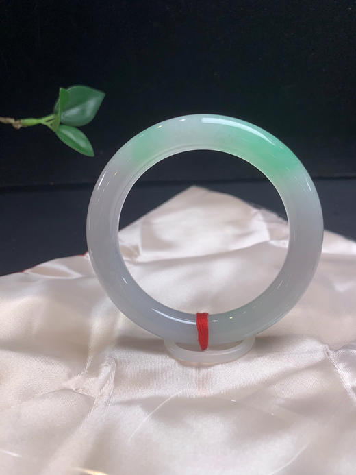 620658，57.8飘绿圆条，一大截带清新绿底，清新秀气 商品图1