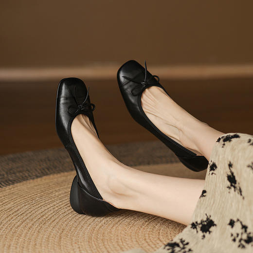 【预售5天】柔软羊皮单鞋女蝴蝶结圆头浅口平底休闲通勤中跟鞋LD&7399 商品图3