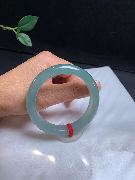 620656，54冰晴底正圈手镯，整体冰冰的。秀气干净，底子均匀 商品图5