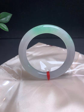 620658，57.8飘绿圆条，一大截带清新绿底，清新秀气