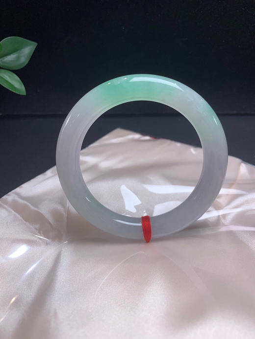 620658，57.8飘绿圆条，一大截带清新绿底，清新秀气 商品图0