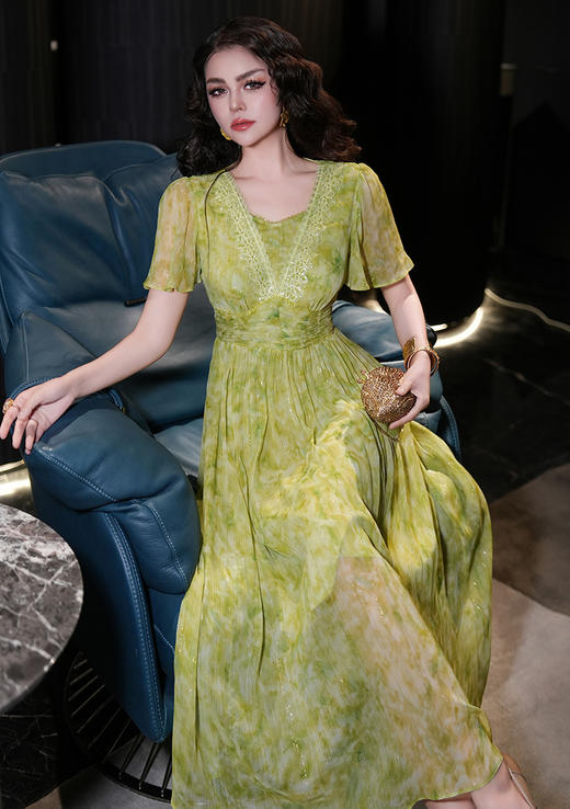 FM 65893蕾丝边印花连衣裙法式淑女减龄收腰V领超仙大码裙 商品图0