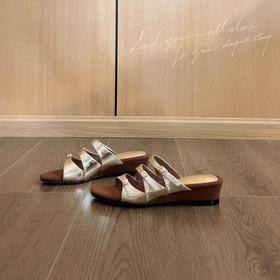 【羊皮复古时尚拖鞋】2025女夏季外穿新款高级感法式金色坡跟一字凉拖