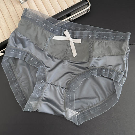 法式【秒杀！拍1发3！】轻奢法式缎面千金内裤✨甜美蝴蝶结点缀，亲肤透气不闷热🌸舒适又好看，少女感拉满！ 商品图9