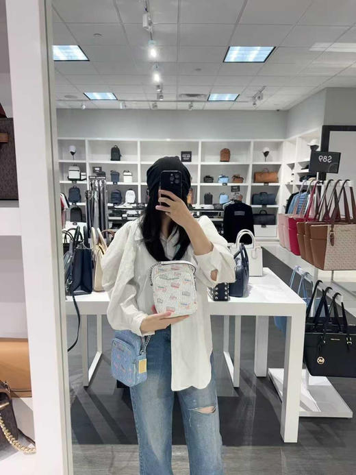 💰750🇺🇸直邮到手✈️MK Jet Set Travel系列相机包，中性款的，男生女生都可以背，双拉链分层设计，实用性还是很不错的 商品图6