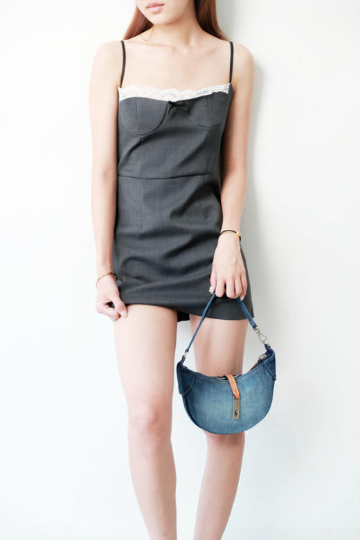 女王丹宁牛仔包。头层牛皮+金属五金，月牙儿腋下包单肩包C080358 商品图11