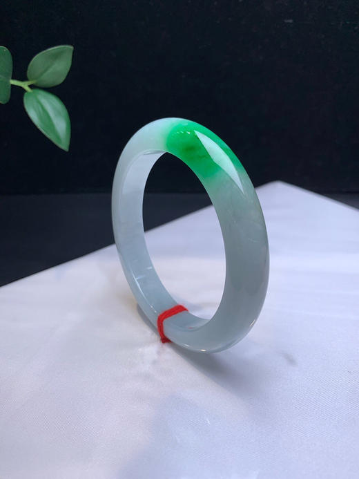 620649，56.辣绿色手镯，清新白底，飘一截辣绿色，清新有特色 商品图3