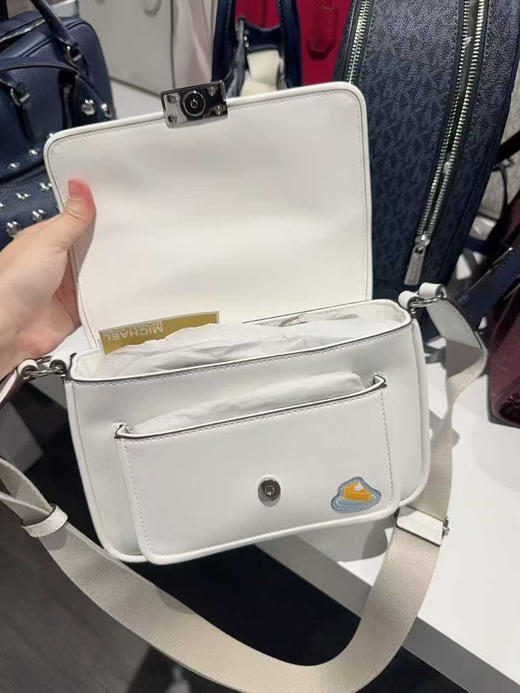 💰999🇺🇸包邮✈️MK新款bradshaw邮差包😍💢非常实用经典！宽肩带设计 舒适度更赞！非常好看百搭的款式！ 商品图5