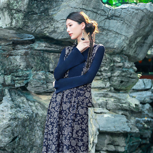 【蓝染印花改良系列】湘宜不规则上衣 | 百搭时尚款 | 现货 商品图1