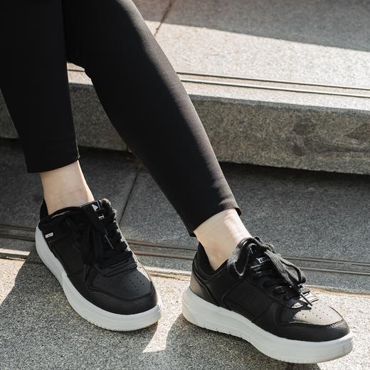 乐途情侣款运动板鞋|冲孔鞋面，透气不闷，轻弹避震科技，久穿不累 商品图6