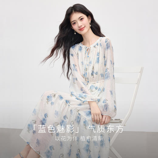 【08/06新品】熙世界高级感蓝色碎花连衣裙女2025早秋新款气质收腰长袖雪纺裙子 商品图1