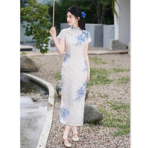 GX简约时尚年轻少女款缎面印花长款旗袍2025夏新款收腰显瘦日常旗袍 商品图2