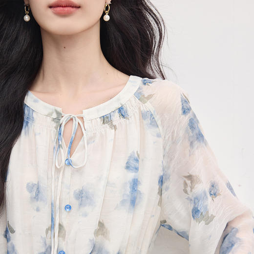 【08/06新品】熙世界高级感蓝色碎花连衣裙女2025早秋新款气质收腰长袖雪纺裙子 商品图4