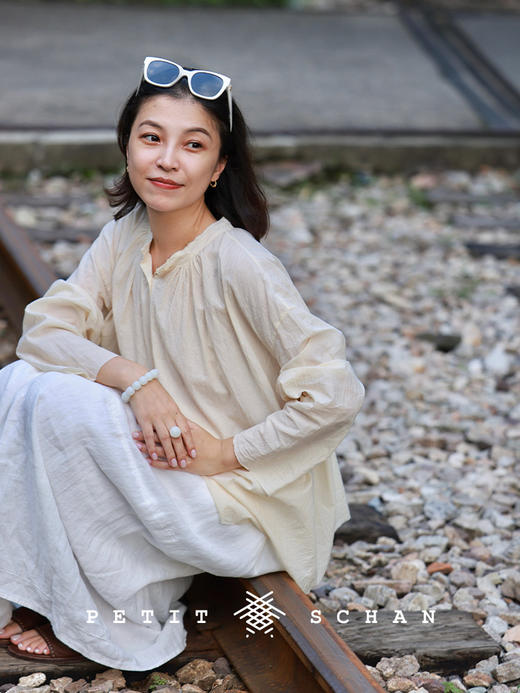 PETIT SCHAN小闪 JEW#027 Round Heaven Square Earth 天圆地方 顶俄巴莎一级白和田玉老型珠手串 商品图3