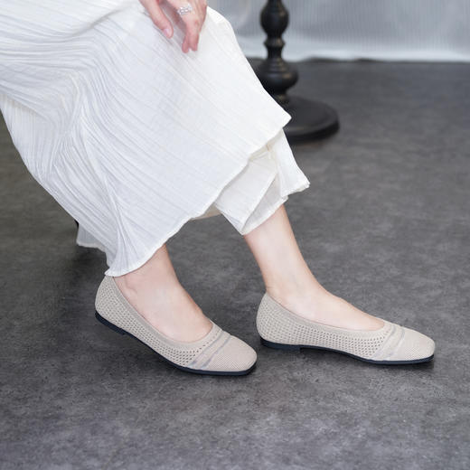 【脚胖脚宽，建议拍大一码】REREJOY方头拼接平底飞织王妃鞋 柔软亲肤镂空飞织鞋面舒适透气 杏仁鞋头不挤脚 裸色金丝线设计更显脚瘦 休闲百搭 商品图5