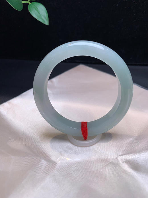 620662，56.8浅绿底手镯，底妆细腻清爽，满圈带浅绿底，清新 商品图0