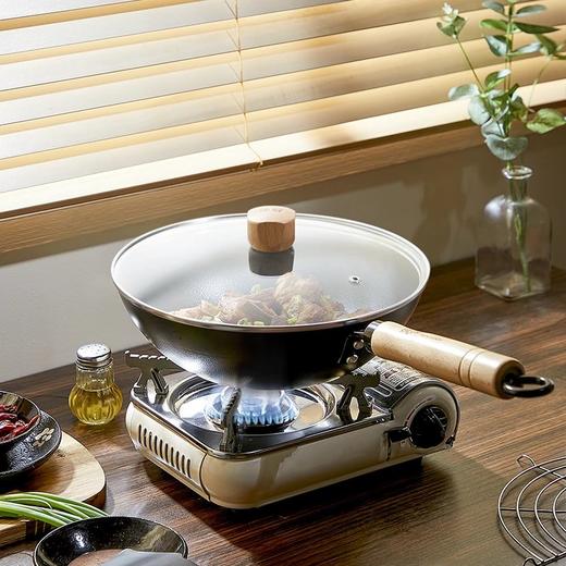 日本绣渤意神田小铁神·轻量窒化小铁锅铁神系列三代纤维纹中式炒锅26cm(含锅盖)99.5%高纯度精铁锻造离子渗氮不易生锈0涂层不易粘颠锅翻炒不怕摔基地直邮 商品图2