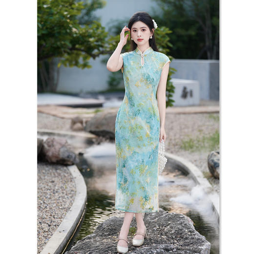 GX时尚改良年轻款植绒印花旗袍2025夏季新款新中式国风收腰显瘦旗袍 商品图3