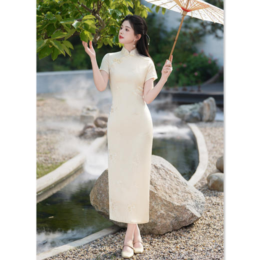 GX清纯素雅年轻款锦缎刺绣长款旗袍2025夏新款复古国风日常可穿旗袍 商品图2