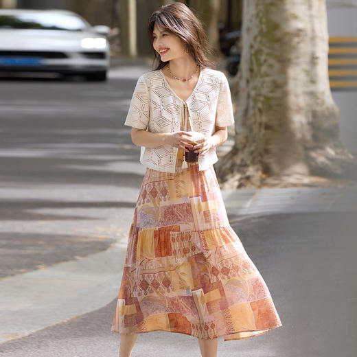 【08/06新品】熙世界波西米亚风套装裙女夏季镂空钩花开衫印花吊带连衣裙两件套 商品图3