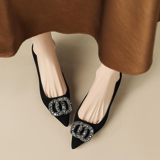 【预售5天】气质水钻真皮羊翻皮单鞋女尖头中跟细跟金属扣浅口低帮磨砂皮YS&0167-0 商品图1