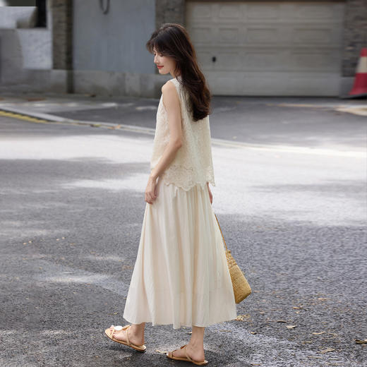 【08/06新品】熙世界法式优雅小资套装女2025夏日新款蕾丝背心天丝半身裙两件套 商品图3