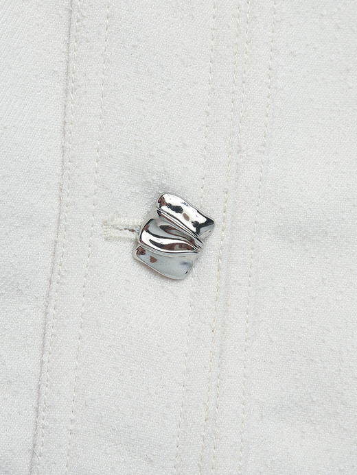 精致感爆棚！简约白色马甲，口袋设计实用又时髦 商品图3