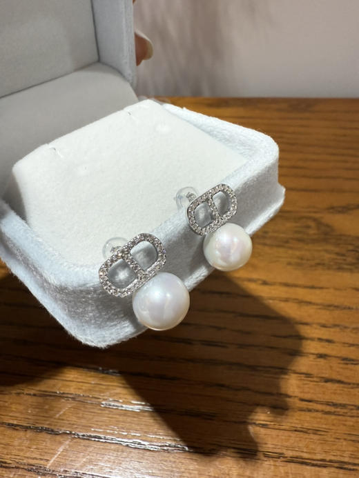 84-5 统货/直发 CD风 爱迪生珍珠耳钉 纯银高碳钻 9-10mm正圆强光爱迪生珍珠 贵气时髦 商品图11