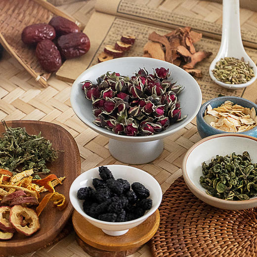 *自营*陈香开欣茶 | 食养茶方·三花六果通调。重瓣玫瑰+山楂橘皮组方三角茶包。16袋/盒植物柔润茶。重瓣红玫瑰红枣桑叶高良姜橘皮人参桑椹山楂薄荷小茴香 商品图3