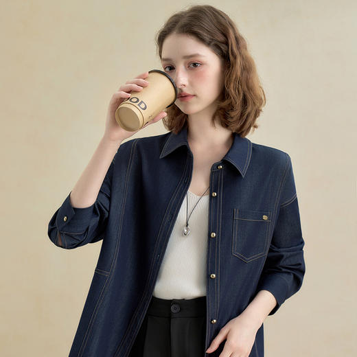 西遇复古港风蓝色仿牛仔衬衫女2025秋季宽松百搭慵懒休闲通勤外套V2951197 商品图2