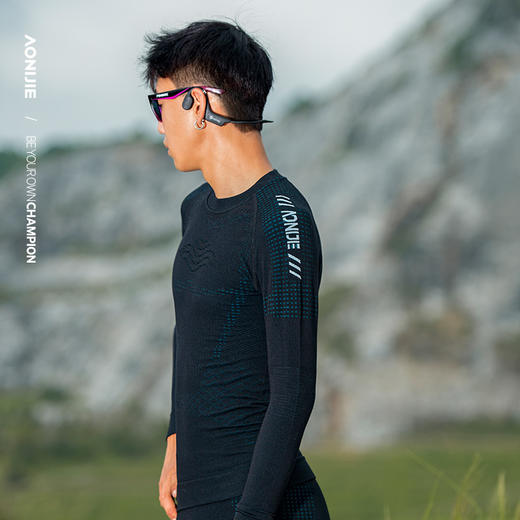 【捡漏99秒杀】奥尼捷新品羊毛一体织女户外运动压缩上衣跑步篮球训练长袖时尚保暖防风压缩上衣F5175 商品图3