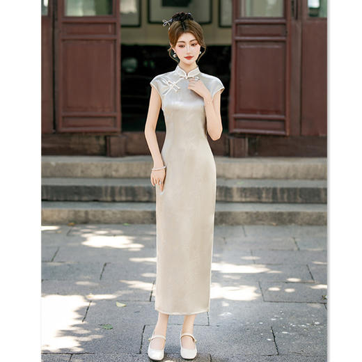 GX清纯素色长款提花连袖旗袍2025夏季新款复古国风年轻女士日常旗袍 商品图3