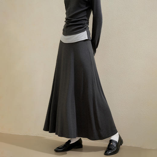 西遇慵懒风软糯针织裙女秋季大裙摆遮胯显瘦百搭休闲半身裙V2651134 商品图2