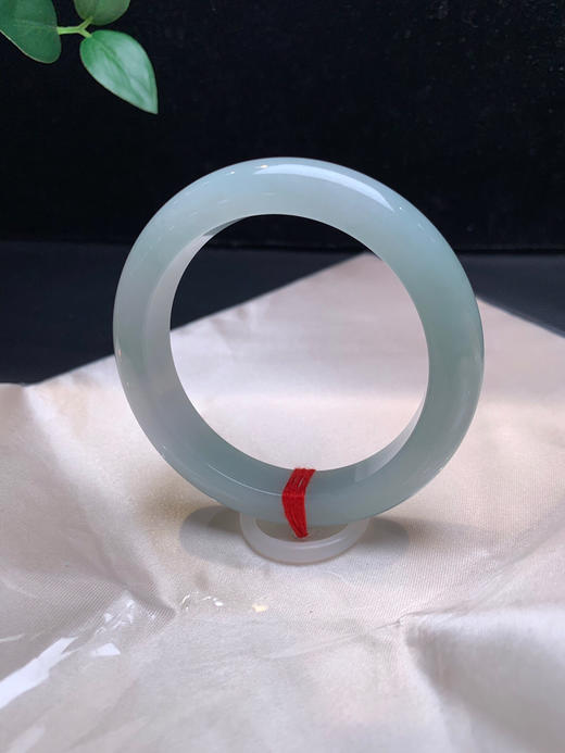 620662，56.8浅绿底手镯，底妆细腻清爽，满圈带浅绿底，清新 商品图1